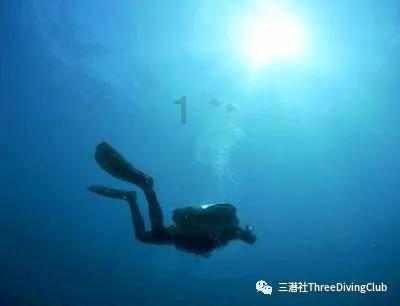 舰无虚发：暗星